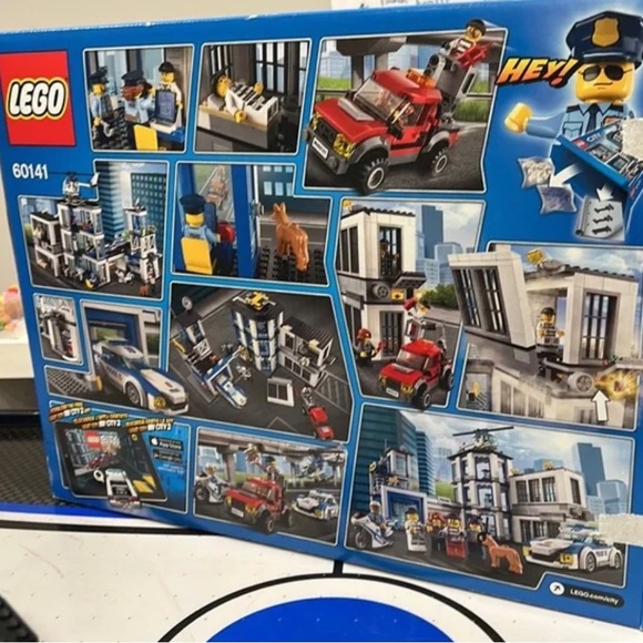 Lego police station - Picture 12 of 16